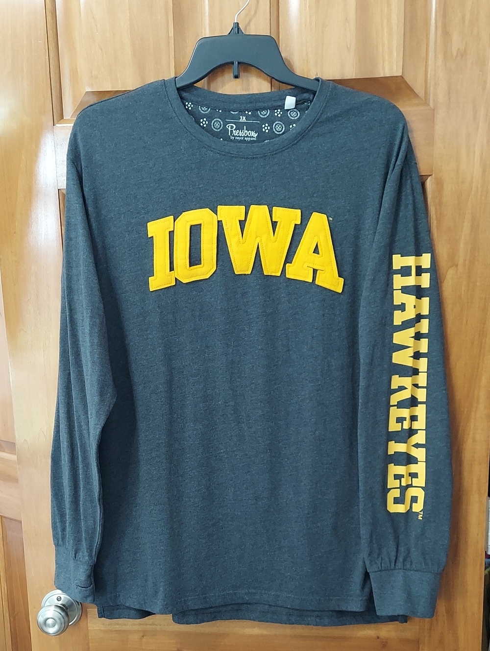 Pressbox Iowa Hawkeyes Charcoal Long-Sleeve Shirt, Chest & Sleeve Print, Size 3X